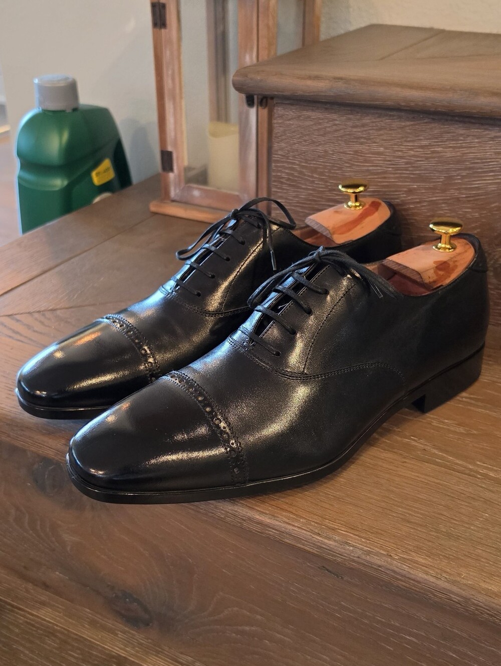 Salvatore Ferragamo Black Leather Cap-Toe Derbys with Brogue Detail - Picture 2 of 12